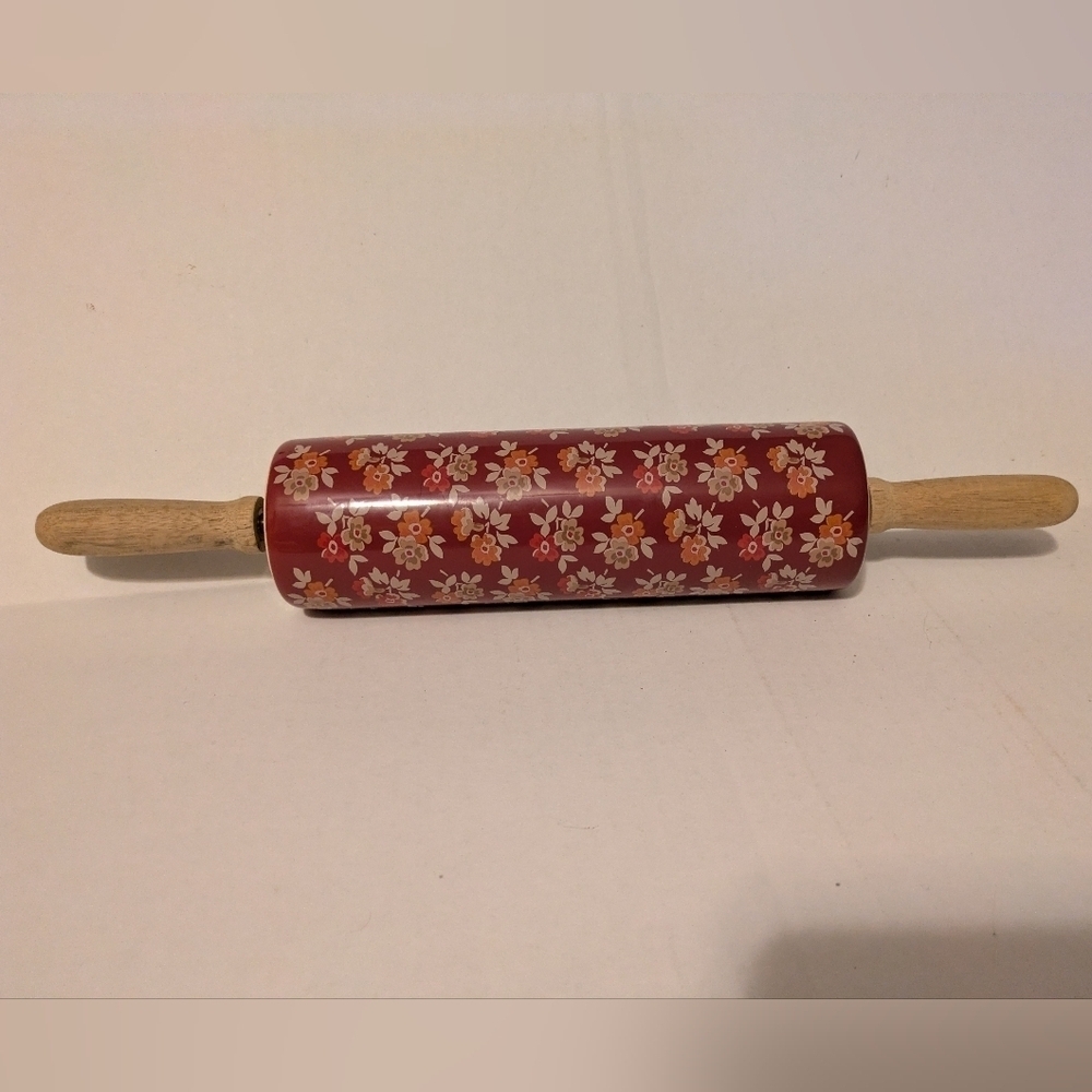 🌸🌺Rare floral Pioneer woman rolling pin. Excellent preloved condition .
